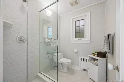 311 Lyncroft Road, New Rochelle, NY 10804 - Photo 16