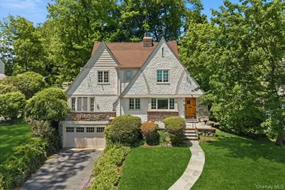 311 Lyncroft Road, New Rochelle, NY 10804 - Photo 2