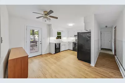 2 Linden Avenue, Holtsville, NY 11742 - Photo 6