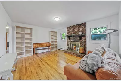 2 Linden Avenue, Holtsville, NY 11742 - Photo 12
