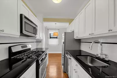 4784 Boston Post Road #A 24, Pelham, NY 10803 - Photo 8