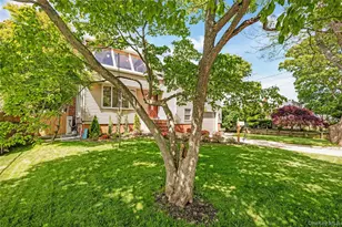 233 Walnut St, Massapequa Park, NY 11762 - Photo 2