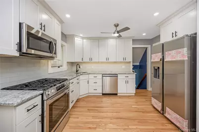 233 Walnut Street, Massapequa Park, NY 11762 - Photo 10