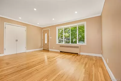 233 Walnut Street, Massapequa Park, NY 11762 - Photo 6