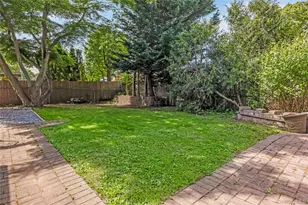 233 Walnut St, Massapequa Park, NY 11762 - Photo 26