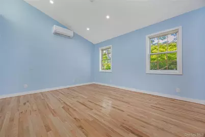 233 Walnut Street, Massapequa Park, NY 11762 - Photo 18