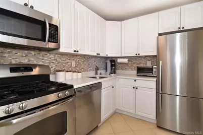 21 Fairview Avenue #717, Tuckahoe, NY 10707 - Photo 6