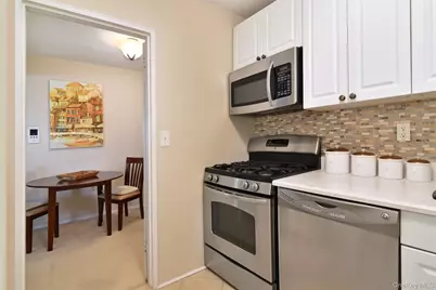 21 Fairview Avenue #717, Tuckahoe, NY 10707 - Photo 4