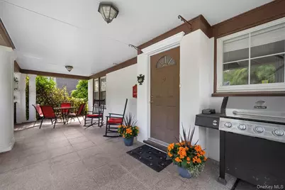 51 Maple Drive, Great Neck, NY 11021 - Photo 2
