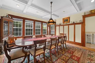 51 Maple Dr, Great Neck, NY 11021 - Photo 8