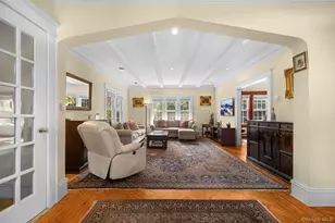 51 Maple Dr, Great Neck, NY 11021 - Photo 4