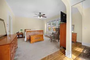 51 Maple Dr, Great Neck, NY 11021 - Photo 16