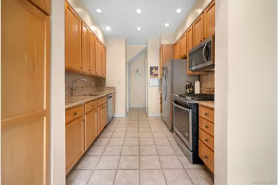 51 Maple Drive, Great Neck, NY 11021 - Photo 12