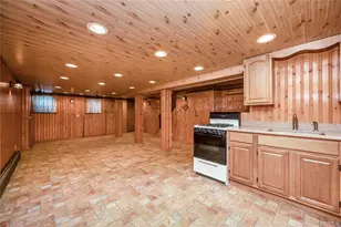 61-49 62nd Rd, Middle Village, NY 11379 - Photo 40