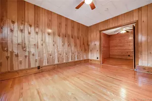 61-49 62nd Rd, Middle Village, NY 11379 - Photo 32
