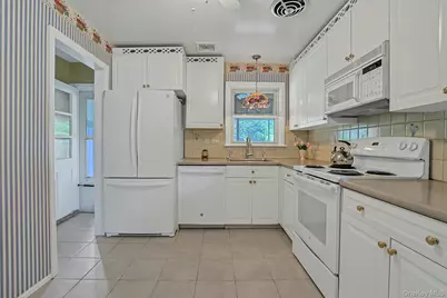 24 Grover Avenue, Thornwood, NY 10594 - Photo 8