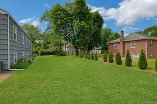 24 Grover Ave, Thornwood, NY 10594 - Photo 30