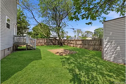 390 Atlantic Street, Copiague, NY 11726 - Photo 4