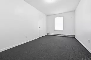 390 Atlantic St, Copiague, NY 11726 - Photo 22