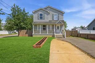 390 Atlantic St, Copiague, NY 11726 - Photo 10