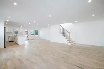 30 Kirkwood #B, Port Washington, NY 11050 - Photo 4