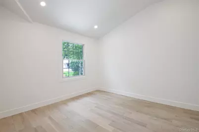 30 Kirkwood #B, Port Washington, NY 11050 - Photo 20