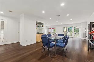 83 Foxwood Dr, Jericho, NY 11753 - Photo 6