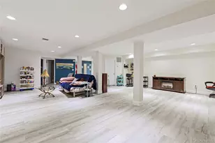 83 Foxwood Dr, Jericho, NY 11753 - Photo 26