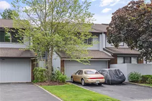83 Foxwood Dr, Jericho, NY 11753 - Photo 2