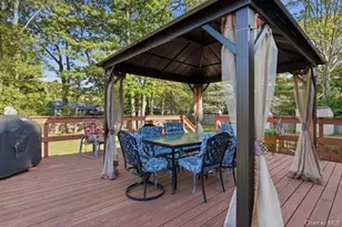 157 Belleview Ave, Center Moriches, NY 11934 - Photo 34
