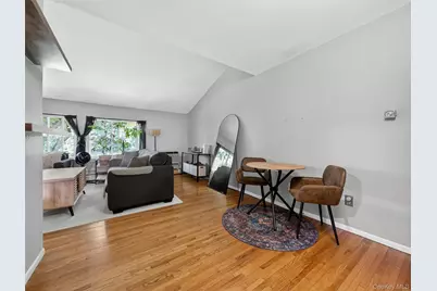 10E Blue Hill #10E, Orangeburg, NY 10962 - Photo 4