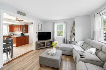 84 E Lakewood Street, Patchogue, NY 11772 - Photo 4