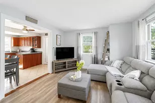 84 E Lakewood St, Patchogue, NY 11772 - Photo 4