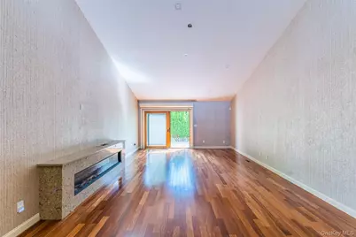 215 Hornbill Drive, Manhasset, NY 11030 - Photo 4
