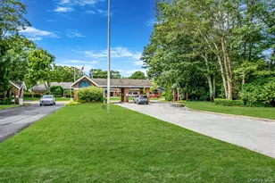 576 Leisure Dr, Ridge, NY 11961 - Photo 22