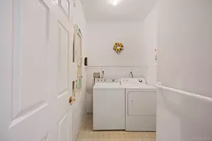 576 Leisure Dr, Ridge, NY 11961 - Photo 16