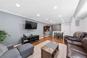 230 Lake Pointe Cir, Middle Island, NY 11953 - Photo 10