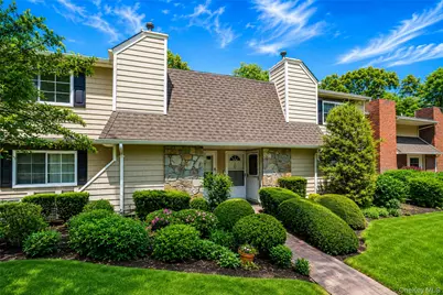 230 Lake Pointe Circle #230, Middle Island, NY 11953 - Photo 2