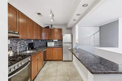 230 Lake Pointe Circle #230, Middle Island, NY 11953 - Photo 6