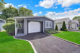 11 A Dogwood Ln, Manorville, NY 11949 - Photo 2