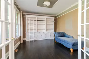 53 Pembroke Dr, Glen Cove, NY 11542 - Photo 8