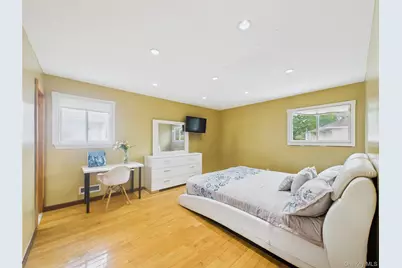 220 Nassau Boulevard, New Hyde Park, NY 11040 - Photo 24