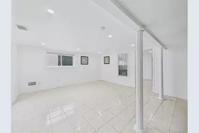 220 Nassau Boulevard, New Hyde Park, NY 11040 - Photo 28