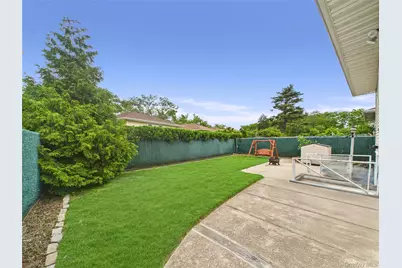 220 Nassau Boulevard, New Hyde Park, NY 11040 - Photo 8