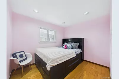 220 Nassau Boulevard, New Hyde Park, NY 11040 - Photo 20