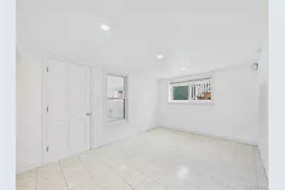 220 Nassau Boulevard, New Hyde Park, NY 11040 - Photo 32