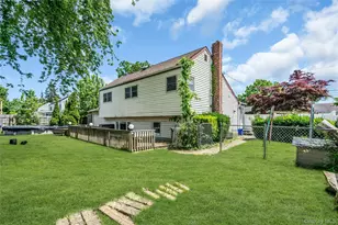 86 W 17th St, Deer Park, NY 11729 - Photo 14