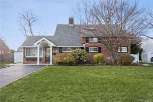 57 Swing Ln, Levittown, NY 11756 - Photo 2