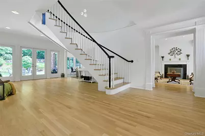 10 Hidden Oak Road, Armonk, NY 10504 - Photo 2