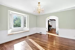 142 Mill Spring Rd, Manhasset, NY 11030 - Photo 8